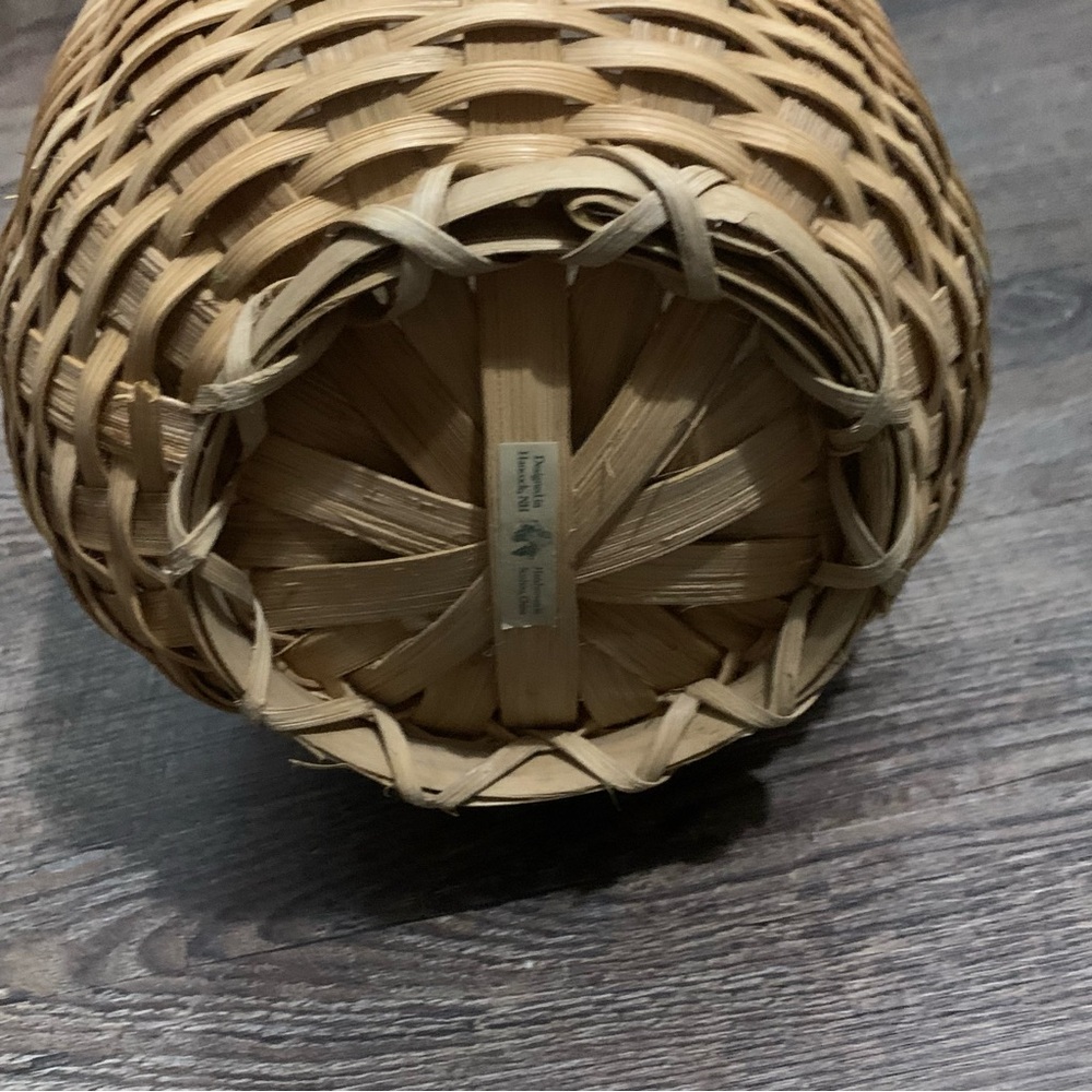 Hancock Baskets Potato Basket Handmade 18 Inches Tall With Hanging Handle - Picture 6 of 11